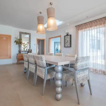Do Golfe Villa